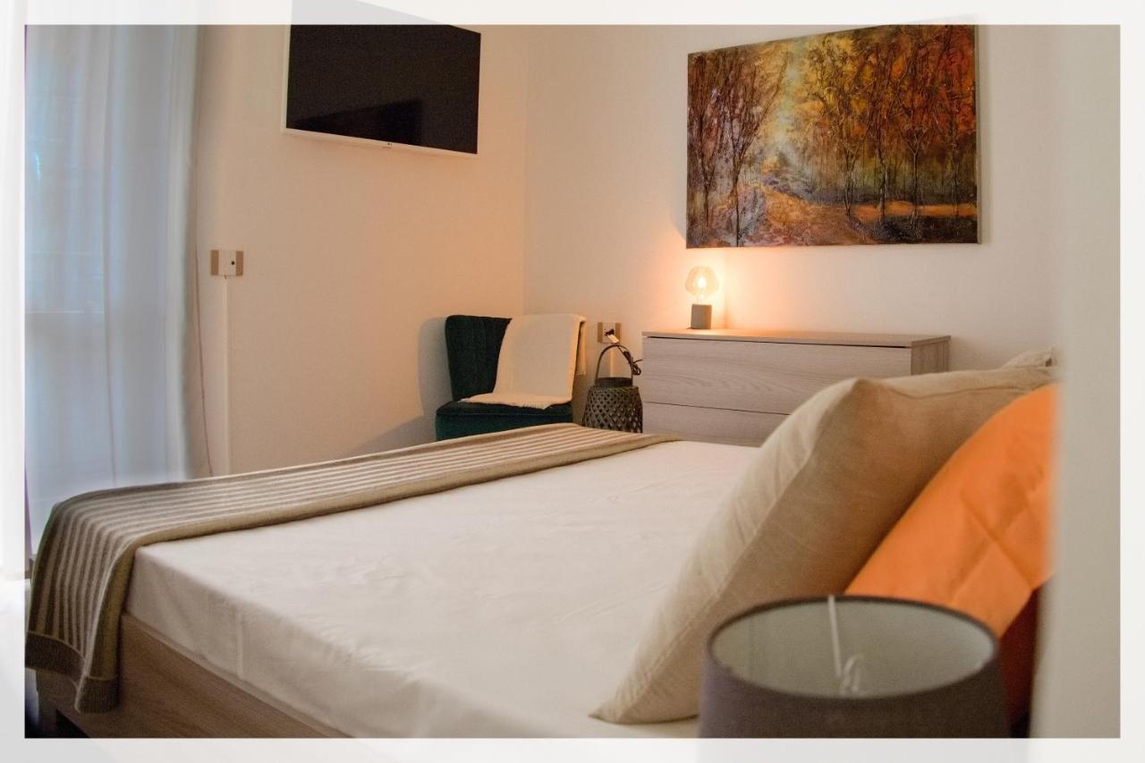 Your Place By The Lake - Near Leonardo Academy, Mxp Sesto Calende Exterior foto